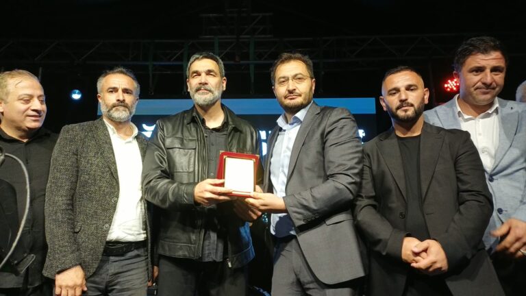 Binlerce kişi Uğur Işılak konserinde buluştu...2